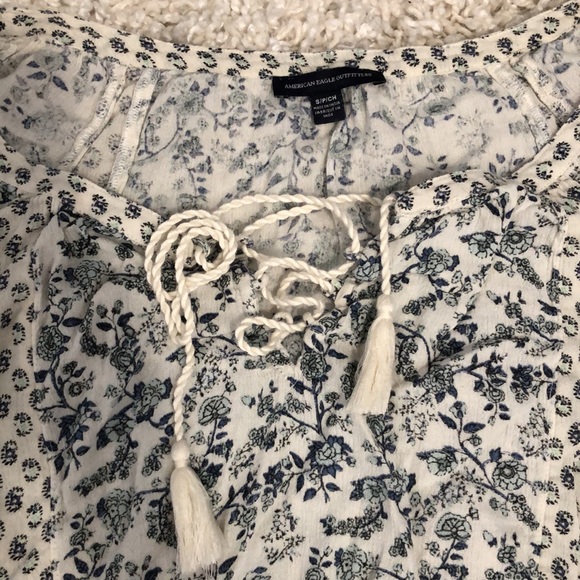 Floral American Eagle blouse - Picture 2 of 3